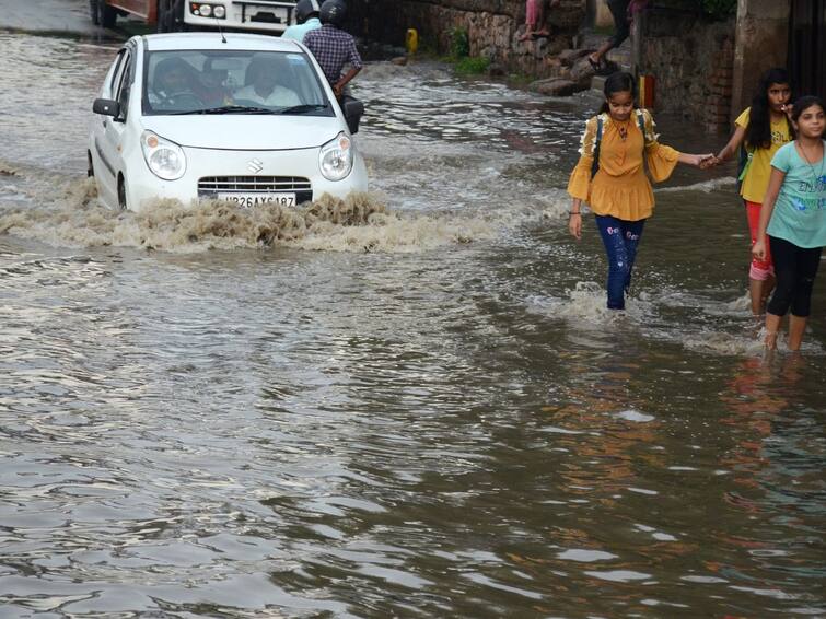 Heavy Rain Causes Waterlogging In Gurugram At Over 25 Areas Heavy Rain Causes Waterlogging In Gurugram At Over 25 Areas