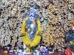 Ashadhi Ekadashi : आषाढी एकादशी निमित्त जळगावातील संत मुक्ताई मंदिर समाधी स्थळी ओल्या खजुराची आरास