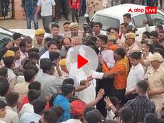 गहलोत के मंत्री सालेह मोहम्मद को अपने ही क्षेत्र में करना पड़ा विरोध का सामना, सरपंच ने लगाया ये बड़ा आरोप