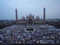 Eid-ul-Adha 2023: देश भर में धूमधाम से मनाया जा रहा बकरीद का त्योहार! मस्जिदों में अदा की गई नमाज, देखें खूबसूरत तस्वीरें