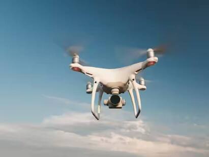 Tamil Nadu DGP Shailendra Babu launches AI-powered police drone unit Police Drone Unit: இனி திருட்டுச் சம்பவங்கள் கண்காணிப்பு இப்படித்தான்! - இந்தியாவில் முதல் முறையாக தொடங்கிய போலீஸ் ட்ரோன் யூனிட்..