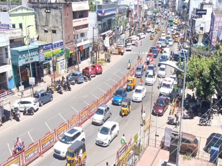 வளர்பிறை முகூர்த்தம்..! பட்டு சேலை வாங்க குவிந்த மக்கள்.! திணறிய காஞ்சிபுரம்..!