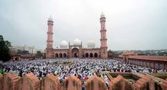 Eid-ul-Adha 2023 : देशभरात बकरी ईदचा उत्साह, मशिदींमध्ये सामुहिक नमाज पठण; पंतप्रधान मोदींकडून शुभेच्छा