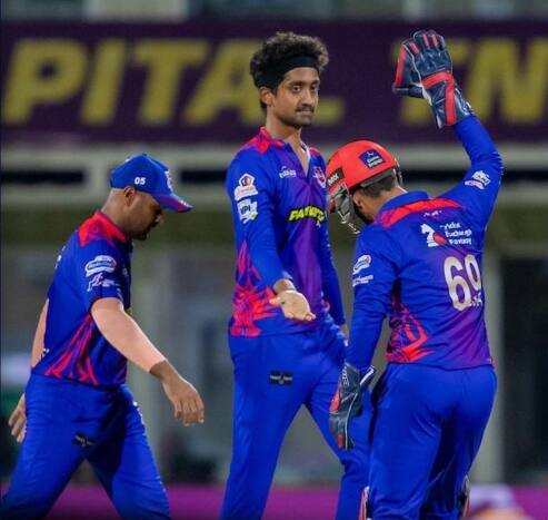 தொடக்க ஆட்டக்காரரான விமல் குமார் 14 ரன்களில் ஆட்டமிழந்தார். பின்னர் வந்த ஆதித்யா கணேஷுடன் கைகோர்த்த சிவம் சிங் அதிரடியாக ஆடினார்.