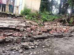 નવસારીના આ પરિવાર માટે આફતરૂપ બન્યો વરસાદ, મકાન થયું ધરાશાયી, 7 લોકોનો આબાદ બચાવ