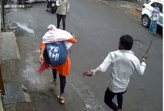 Pune Crime News : पुण्यात तरुणीवर कोयता हल्ल्यानंतर पोलीस आयुक्तांची मोठी कारवाई; तीन पोलीस कर्मचाऱ्यांचं निलंबन