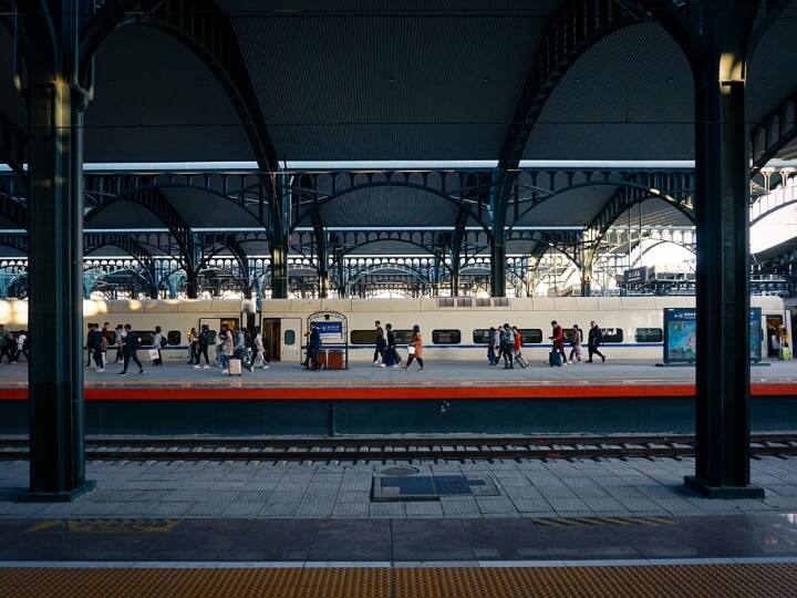 mathura junction is one of the most busiest railway station of india इस राज्य में है एक अनोखा रेलवे स्टेशन, जहां से देश के हर कोने के लिए मिल जाती है ट्रेन
