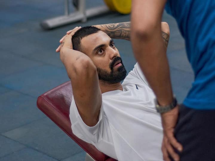 KL Rahul Gym Session: టీమ్‌ఇండియా ఆటగాడు కేఎల్‌ రాహుల్‌ గాయం నుంచి కోలుకున్నాడు. జిమ్‌లో కసరత్తులు చేస్తున్నాడు. వేగంగా జట్టులోకి వచ్చేందుకు శ్రమిస్తున్నాడు. రోజులు లెక్కపెడుతున్నాడు.