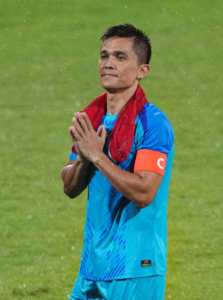 மேலும், 1993ம் ஆண்டு இந்திய அணி 99வது இடத்தை பிடித்திருந்தது. 2017-2018ம் ஆண்டு 96வது இடத்தை பிடித்துள்ளது. 100வது இடத்தை பிடித்துள்ள இந்தியா லெபனான் மற்றும் நியூசிலாந்து அணிகளை பின்னுக்கு தள்ளியுள்ளது. ஒட்டுமொத்த தரவரிசையை பொறுத்தவரையில் உலகக்கோப்பையை கைப்பற்றிய அர்ஜெண்டினா அணி முதலிடத்தில் உள்ளது. உலகக்கோப்பையை தவறவிட்ட பிரான்ஸ் அணி தரவரிசையில் 2வது இடத்தில் உள்ளது.