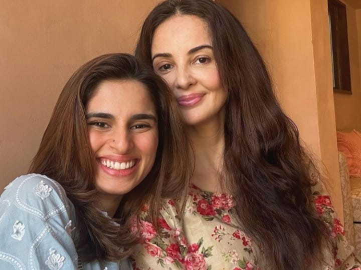 Rukhsar Rehman Daughter: एक्ट्रेस रुखसार रहमान की दूसरी शादी भी अब खतरे में है. खबरों के अनुसार एक्ट्रेस अपने पति से 13 साल बाद अलग हो रही हैं. इस रिपोर्ट में हम आपको उनकी बेटी से रूबरू करवा रहे हैं.