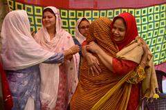 Eid Al Adha: সারা ভারতে পালিত ইদুজ্জোহা, প্রার্থনা শেষে কোলাকুলি