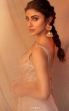 Mouni Roy: ਮੌਨੀ ਰਾਏ ਨੇ ਲਹਿੰਗਾ ਪਾ ਕੇ ਸੋਸ਼ਲ ਮੀਡੀਆ 'ਤੇ ਮਚਾਈ ਧੂਮ, ਕਿਲਰ ਲੁੱਕ ਨੇ ਵਧਾ ਦਿੱਤੀ ਪ੍ਰਸ਼ੰਸਕਾਂ ਦੇ ਦਿਲਾਂ ਦੀ ਧੜਕਣ