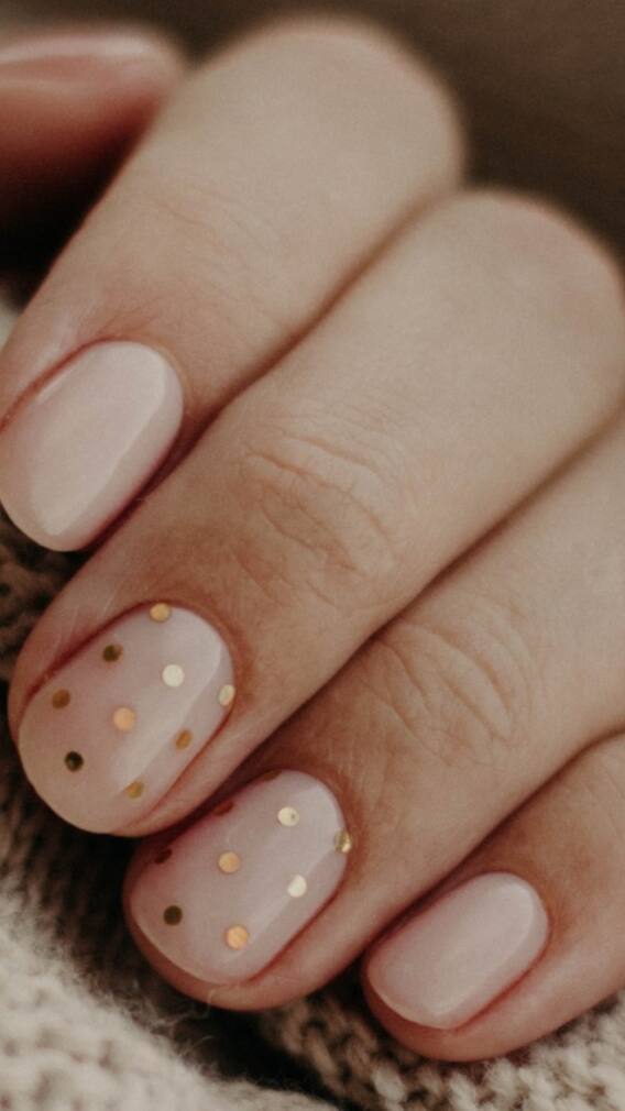 अपने नाखूनों को ऐसे बनाएं स्ट्रांग