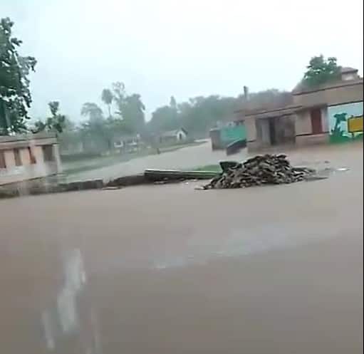 Heavy rain in Gujarat, how much rain in last 2 hours in 35 talukas Gujarat Rain Update: રાજ્યભરમાં મેઘમલ્હાર, છેલ્લા 2 કલાકમાં રાજ્યના 35 તાલુકામાં કેટલો વરસ્યો વરસાદ