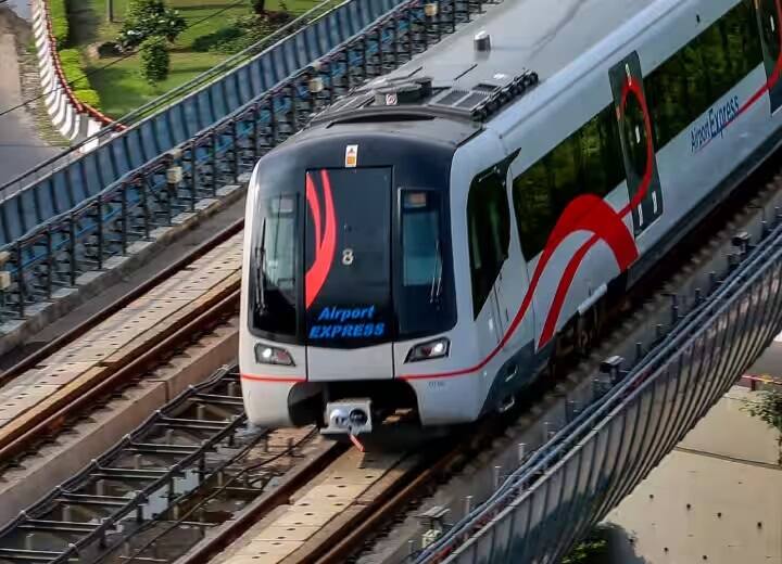 Delhi Metro News: dmrc official statement two sealed bottle alcohol per person allowed in delhi metro Delhi: દારૂ પીનારાઓને જલસા, હવે કોઇપણ જાતની રોકટોક વિના મેટ્રૉમાં લઇ જઇ શકશો દારૂની બૉટલો