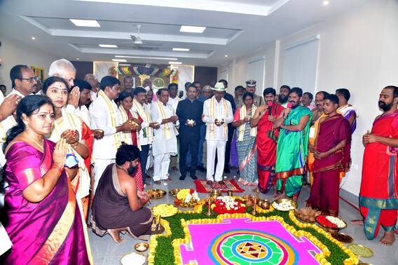 In Pics: ఆసిఫాబాద్‌లో సీఎం కేసీఆర్ పర్యటన, కలెక్టరేట్ ప్రారంభం - ఫోటోలు