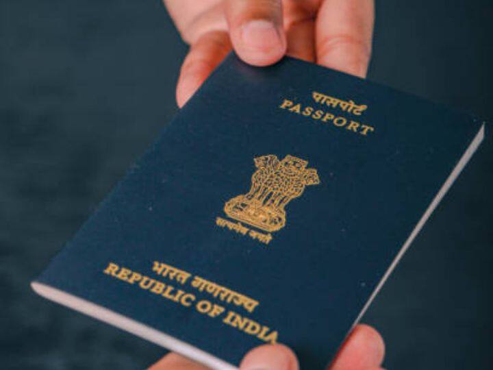 आपको बता दें एक बार एक ऑस्ट्रेलियाई पर्यटक के पासपोर्ट पर आंसू की एक बूंद गिर गई थी और उसके पासपोर्ट पर एक सेंटीमीटर का चीरा लग गया था. इस वजह से बाली में एयरपोर्ट के अधिकारियों ने पर्यटक को बाली में नहीं घुसने दिया.