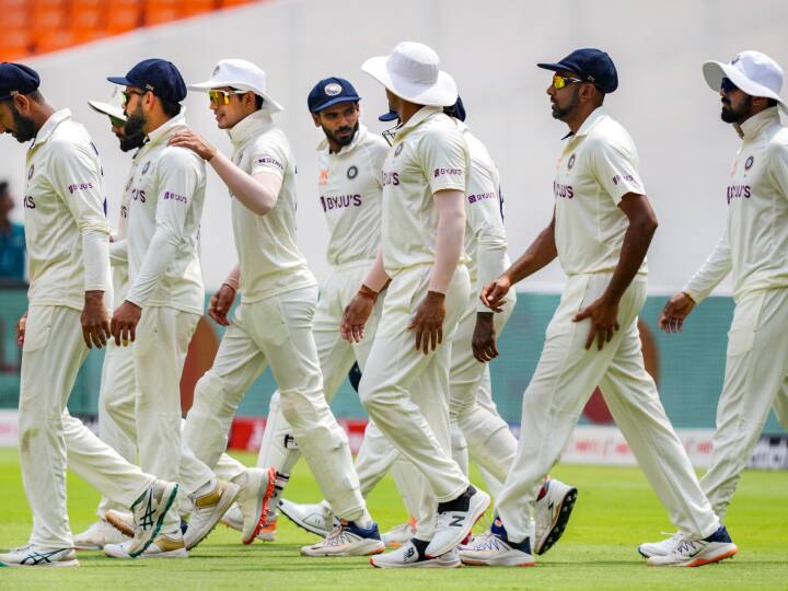 IND vs WI: वेस्टइंडीज पहुंचे टीम इंडिया के कई खिलाड़ी, रोहित शर्मा नहीं गए साथ, पढ़ें क्या है वजह IND vs WI team india reached west indies in batches know why it happened Virat Kohli and captain Rohit Sharma IND vs WI: वेस्टइंडीज पहुंचे टीम इंडिया के कई खिलाड़ी, रोहित शर्मा नहीं गए साथ, पढ़ें क्या है वजह