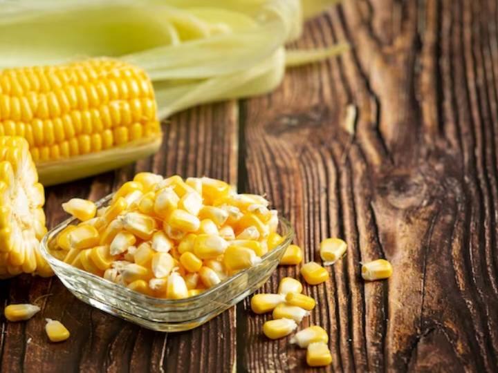 इसे बनाने के लिए आपको चाहिए स्वीट कॉर्न, धनिया पत्ती, नींबू का रस, ताजी क्रीम, अंडा और मसालें. यह डिश इतना शानदार है कि इसे आप किसी भी वक्त आसानी से बना सकते हैं. यह स्नैक्स रेसिपी इतनी स्वादिष्ट है कि आप इसे एक बार खा लेंगे तो आपको बार-बार खाने का मन करेगा. यह एक कॉन्टिनेंटल रेसिपी है जिसे आप आराम से कभी भी खा सकते हैं. यह आप किटी पार्टी, पिकनिक, गेम नाइट्स कभी भी ट्राई कर सकते हैं.