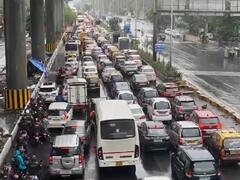 मुंबईसह उपनगरात मुसळधार पाऊस, रेल्वेसह रस्ते वाहतुकीवर परिणाम  