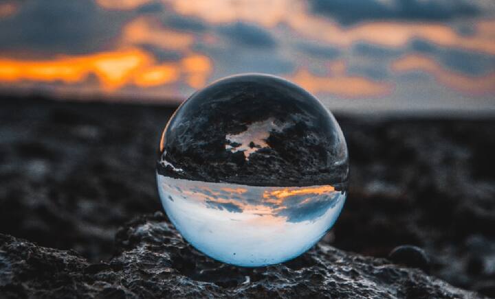 આ પર્વતો પૃથ્વીની નીચે કોર અને મેન્ટલની સીમા પર મળી આવ્યા હતા. તેઓ થોડા કિલોમીટરથી 10 કિલોમીટર ઊંચા હોઈ શકે છે.