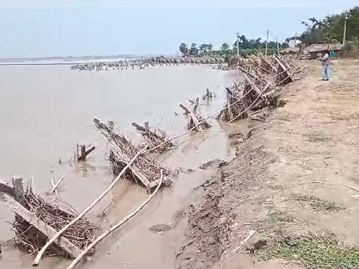 UP News: बाढ़ की त्रासदी से जनता को बचाने के लिए किये कई उपाय, गंडक नदी में गिरते जा रहें हैं परक्यूपाईन Kushinagar Gandak river Water Level Increase porcupines falling Flood in Mahdeva Village ANN UP News: बाढ़ की त्रासदी से जनता को बचाने के लिए किये कई उपाय, गंडक नदी में गिरते जा रहें हैं परक्यूपाईन