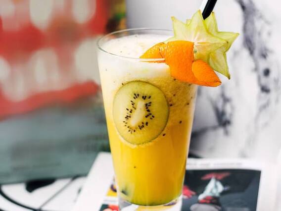 Fruity Mango Smoothie: इस गर्मी घर पर बनाएं फ्रूटी मैंगो स्मूदी, आप ऐसे आजमा सकते हैं