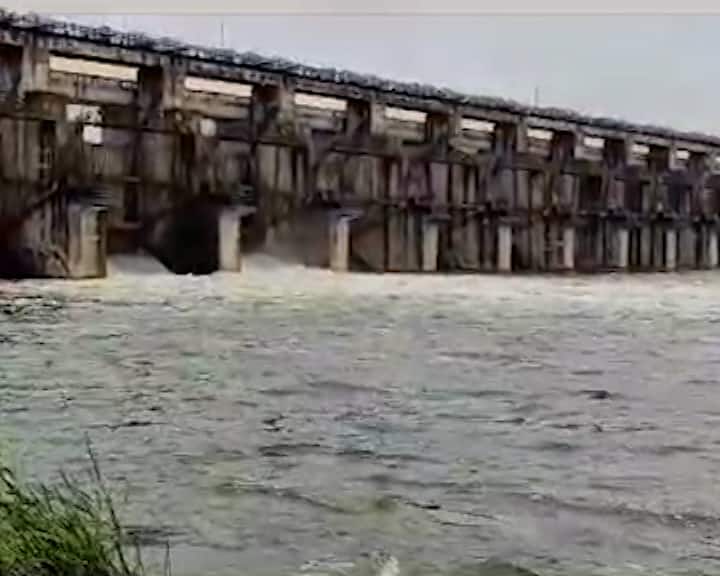 6 gates of Rajkot Bhadar-2 Dam opened at 5 feet: Villages in following areas advised to be cautious રાજકોટઃ ભાદર-2 ડેમના 6 દરવાજા 5 ફુટે ખોલાયા, હેઠવાસના ગામોને સાવચેત રહેવા સુચના