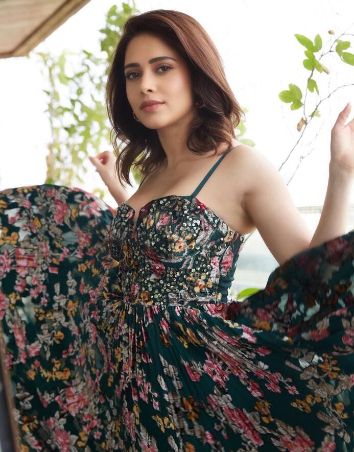 नुसरत भारूचाने नुकतेच एक फोटोशूट केले आहे.तिच्या इंस्टाग्रामनर तिने काही खास फोटो शेअर केले आहेत.