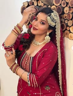 Monalisa: ਸ਼ਰਾਰਾ ਸੂਟ ਪਾ ਕੇ ਮੋਨਾਲੀਸਾ ਨੇ ਪ੍ਰਸ਼ੰਸਕਾਂ ਨੂੰ ਕਿਹਾ 'ਈਦ ਮੁਬਾਰਕ', ਅੱਖਾਂ ਨਾਲ ਲੋਕਾਂ ਦੇ ਦਿਲਾਂ ਨੂੰ ਕੀਤਾ ਜ਼ਖ਼ਮੀ