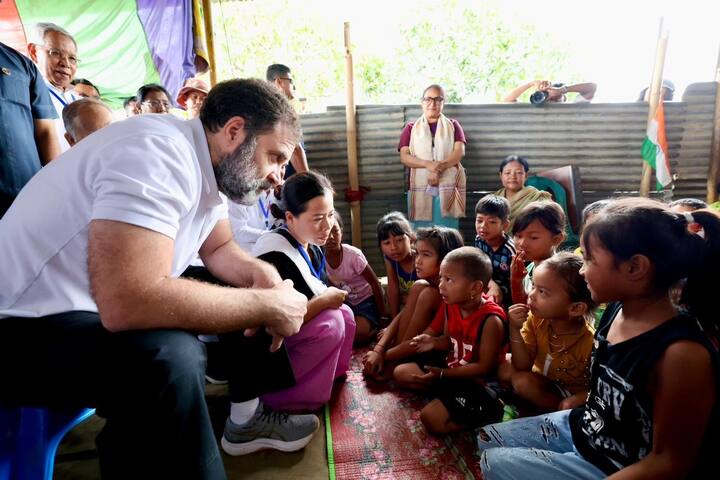 రెండ్రోజులుగా అక్కడే ఉండి ప్రజలను పరామర్శిస్తున్న రాహుల్