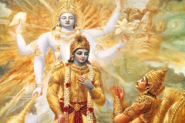 বিশ্বাস করা হয় যে, ভক্তদের প্রতি ভগবান রুষ্ট হলে গুরুই রক্ষার পথ দেখাতে পারেন। প্রাচীনকাল থেকেই এই দেশে গুরুদের সম্মানজনক স্থান দেওয়া হয়েছে। গুরুর দেখানো পথে চলে, কোনও ব্যক্তি শান্তি, আনন্দ ও মোক্ষ প্রাপ্তি করতে পারে। তাই গুরুকে শ্রদ্ধা জানাতে বৈদিক যুগ থেকেই গুরু পূর্ণিমা পালিত হয়ে আসছে।