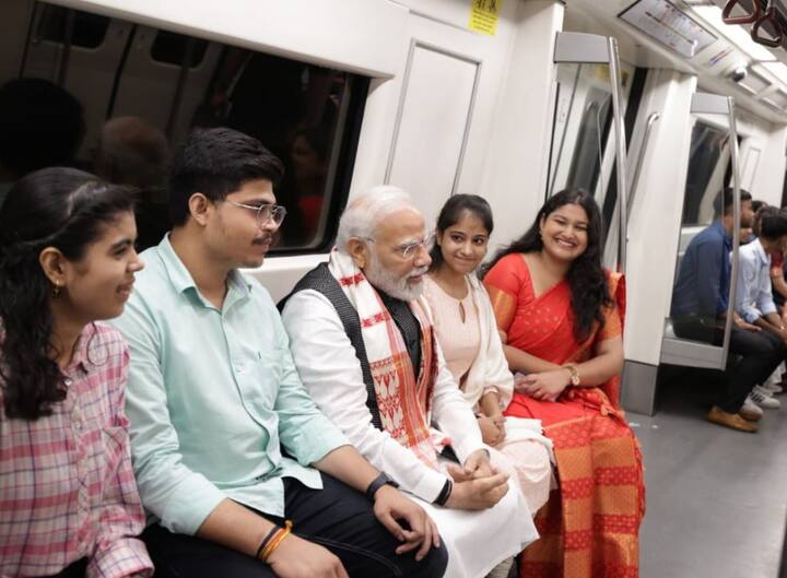 પીએમ મોદીનો પહેલા રોડ માર્ગે દિલ્હી યુનિવર્સિટી જવાનો પ્લાન હતો.