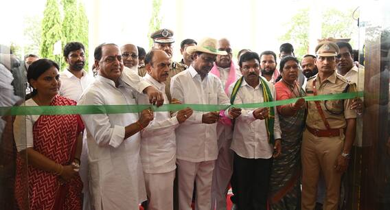 In Pics: ఆసిఫాబాద్‌లో సీఎం కేసీఆర్ పర్యటన, కలెక్టరేట్ ప్రారంభం - ఫోటోలు