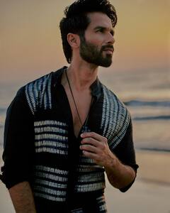 फ्लॉप फिल्मों के बाद इन स्टार्स का हुआ नुकसान, किसी ने घटाई फीस तो किसी को बड़े बजट की फिल्मों से  धोना पड़ा हाथ