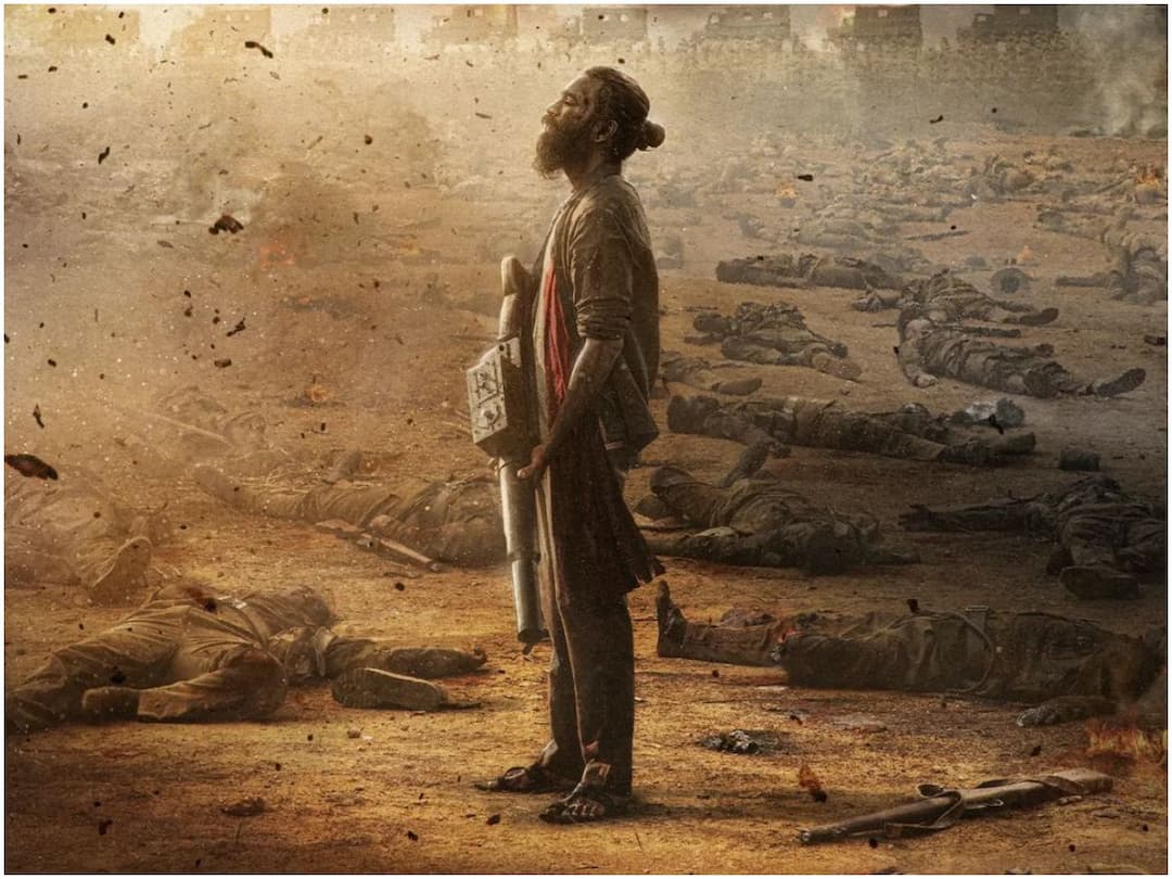 'కెప్టెన్ మిల్లర్' ఫస్ట్ లుక్ - యుద్ధ భూమిలో అలుపెరగని వీరుడిలా ధనుష్ Dhanush Captain Miller first look, Respect is freedom 'కెప్టెన్ మిల్లర్' ఫస్ట్ లుక్ - యుద్ధ భూమిలో అలుపెరగని వీరుడిలా ధనుష్