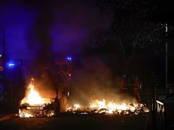 पोलिसांनी जवळपास 150 जणांना ताब्यात घेतलं. तरीही आंदोलन सुरु होतं.त्यामुळे हीच धग पुढचे काही दिवस असण्याची शक्यता आहे. (Image Source: Getty)