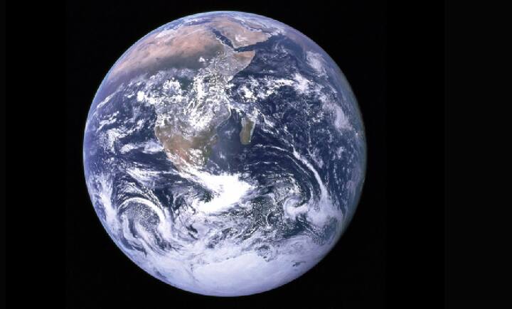 પૃથ્વીની અંદર રહેલા પહાડો નાના નથી ઘણા ઊંચા છે. પૃથ્વીની અંદરના પર્વતોની ઊંચાઈનો અંદાજ એ રીતે લગાવી શકાય છે કે માઉન્ટ એવરેસ્ટની ઊંચાઈ 8.8 કિમી હોવાનો અંદાજ છે. પૃથ્વીની અંદર હાજર પર્વતો 38 કિલોમીટરથી વધુ ઊંચા હોવાનું કહેવાય છે.