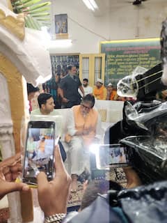 Ashadhi Ekadashi 2023 : आषाढी एकादशीनिमित्त बिग बी अमिताभ बच्चन दर्शनासाठी मुंबईच्या विठ्ठल मंदिरात