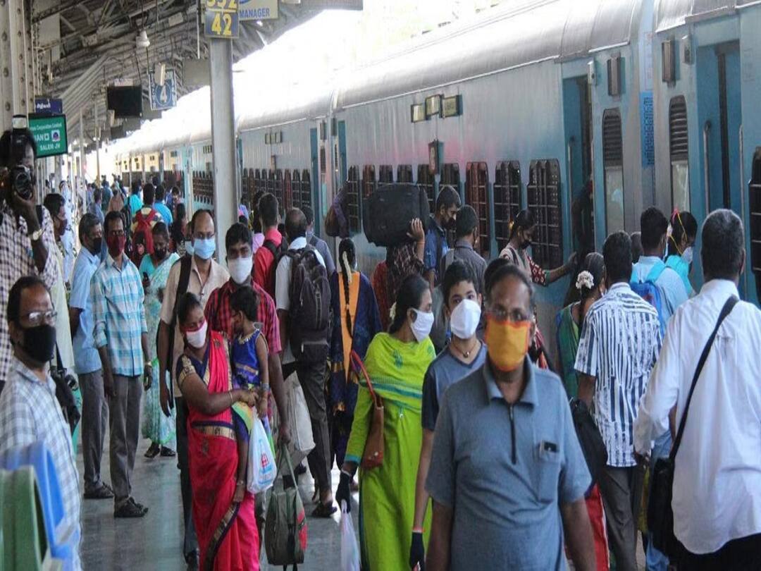 தடம் மாறும் ரயில்வே? 'ரிசர்வேஷன் செய்தும் ரயிலில் பயணிக்க முடியவில்லை..' பத்திரிகையாளரின் கசப்பான அனுபவம் Couldn't travel by train despite making reservation Journalist bitter experience in chennai southern railway தடம் மாறும் ரயில்வே? 'ரிசர்வேஷன் செய்தும் ரயிலில் பயணிக்க முடியவில்லை..' பத்திரிகையாளரின் கசப்பான அனுபவம்