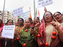Tomato Prices Skyrocket To Over Rs 100/Kg In Many Cities As 'Aam Aadmi' Sees Red. IN PICS