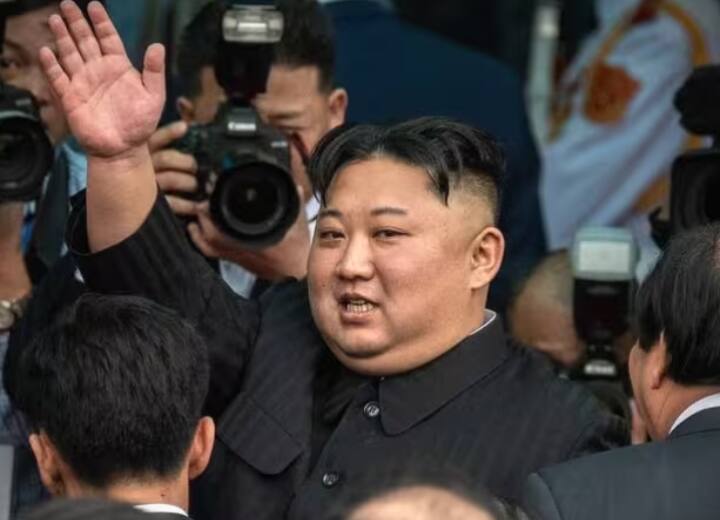 Kim Jong Un absurd rule Do not speak like a South Korean Death Penalty Kim Jong Un: किम जोंग उन का अजीब फरमान, उत्तर कोरिया में दक्षिण कोरियाई भाषा बोलने पर पाबंदी, पकड़े जाने पर सजा-ए-मौत