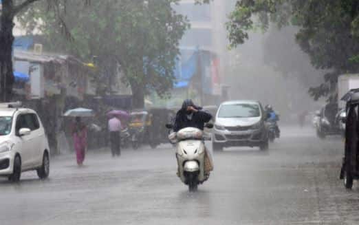 Unseasonal Rain : Unseasonal rain has been predicted in the state for four days from today. Unseasonal Rain : રાજ્યમાં આજથી ચાર દિવસ કમોસમી વરસાદની આગાહી, આ જિલ્લાના ખેડૂતો પર માવઠાનું સંકટ