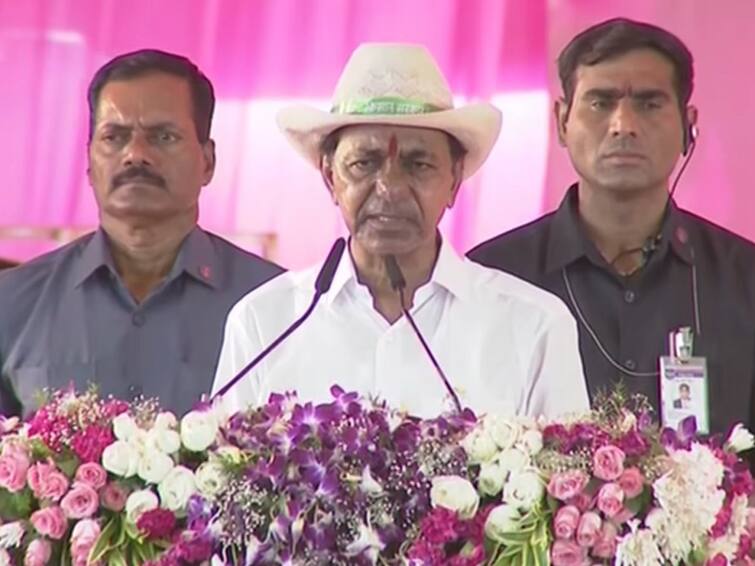 CM KCR participates in Pragathi nivedana sabha in Asifabad district CM KCR Speech: ధరణి తీసేస్తే రైతుబంధు కూడా అందదు, కాంగ్రెస్ నేతలవి అవాకులు చవాకులు - కేసీఆర్