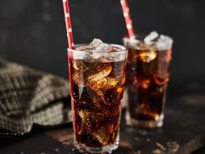 diet coke aspartame  may be declared possibly carcinogenic by WHO Diet Coke: புற்றுநோயை உண்டாக்கும் டயட் கோக்.. என்ன சொல்கிறார்கள்? ஆய்வில் வெளியான அதிர்ச்சி தகவல்