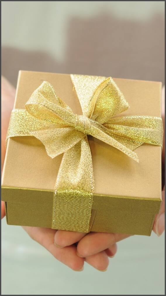 सावधान! गिफ्ट लेने पर चल सकता है रिश्वत लेने का मुकदमा