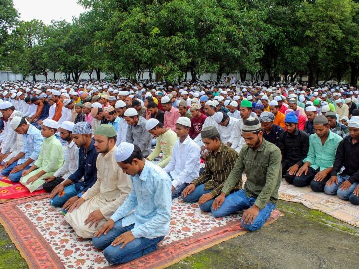 Eid al-Adha 2023 Bakrid in UP Namaz not offered on Road first time CM Yogi Adityanath had ordered Bakrid 2023: यूपी में हर्षोल्लास के साथ मना ईद उल अजहा का त्योहार, सड़क पर नहीं अदा की गई नमाज