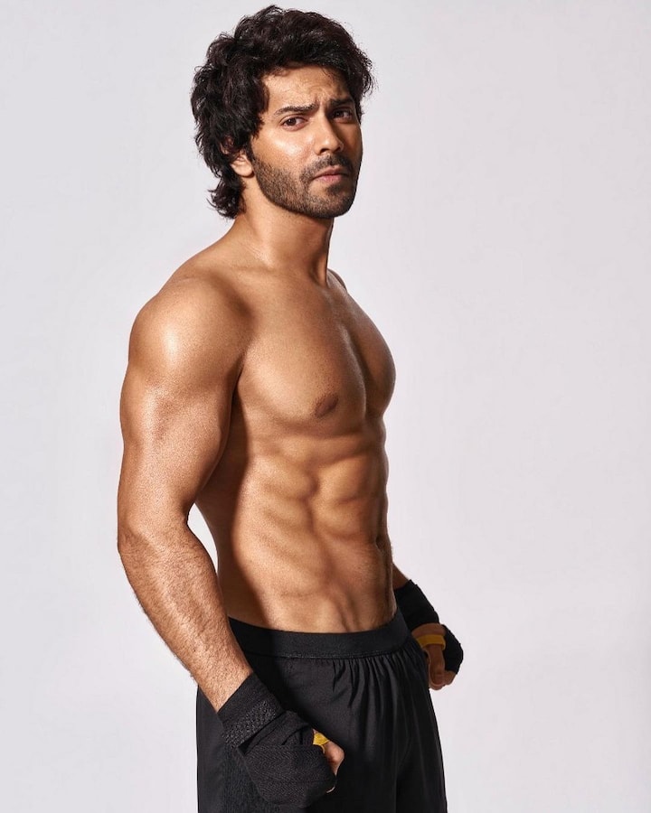 वरुण धवन की फिल्म 'भेड़िया' बॉक्स ऑफिस पर कुछ खास कमाल नहीं कर पाई. जिसके बाद वरुण धवन ने अपनी अपकमिंग फिल्म 'बवाल' और ओटीटी सीरीज सिटाडेट के लिए अपनी फीस में कटौती की है.