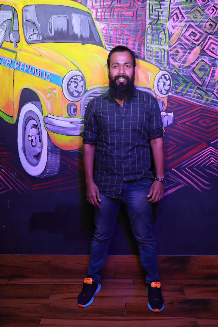 চলতি বছর সেপ্টেম্বর মাসে মুক্তি পেতে চলেছে এই ছবি। তবে ছবি ঘিরে ইতিমধ্য়েই শুরু হয়েছে উন্মাদনা।