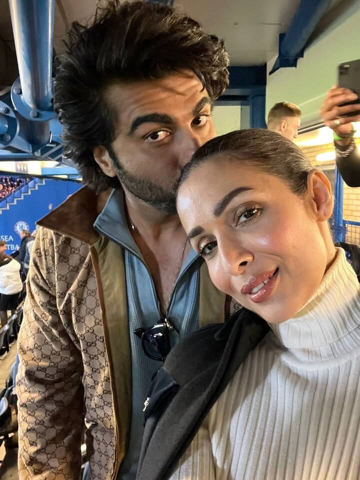 बता दें कि मलाइका अरोड़ा और अर्जुन कपूर की उम्र में करीब 10 साल का अंतर है. इसी वजह से अक्सर ये कपल सोशल मीडिया पर ट्रोलर्स के निशाने पर भी रहते हैं.